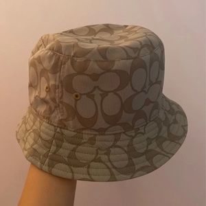 Coach signature reversible light pink bucket hat